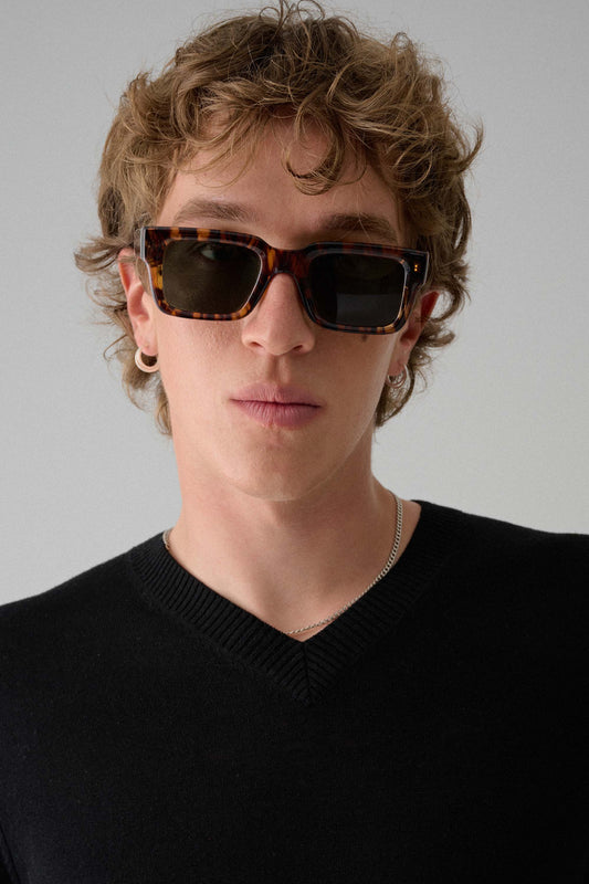SZADE - dixon ; walnut / moss polarised