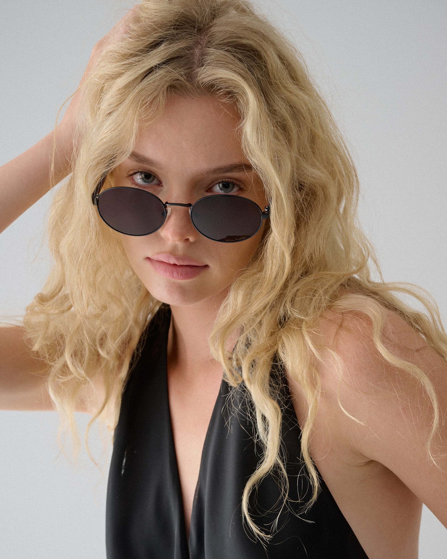 SZADE - finch ; matte black / ink