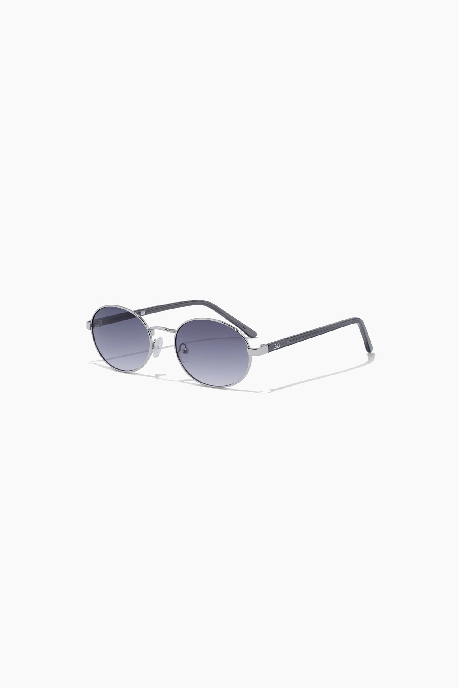 SZADE - finch ; polished silver / charcoal