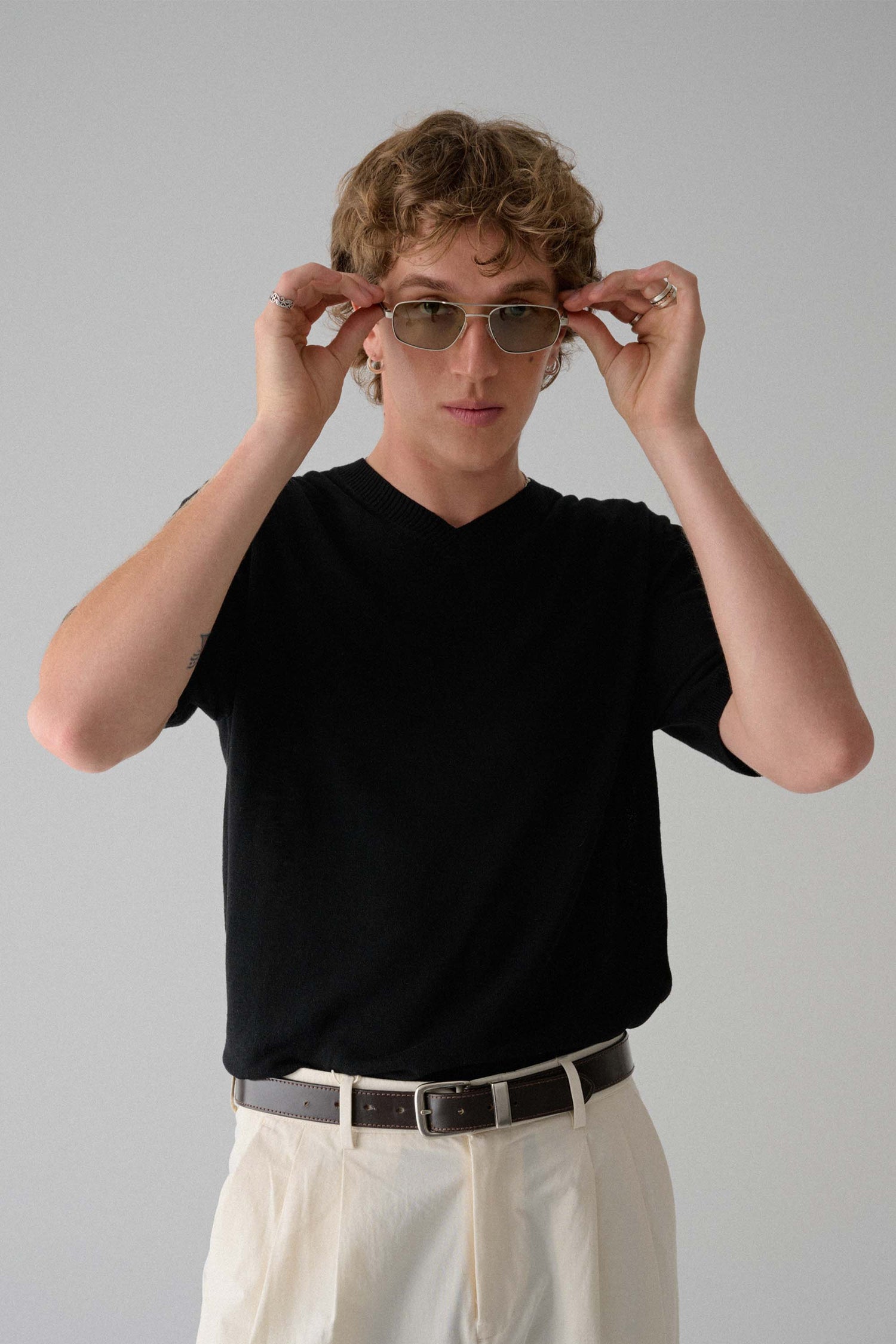 SZADE - astley ; matte silver / caper