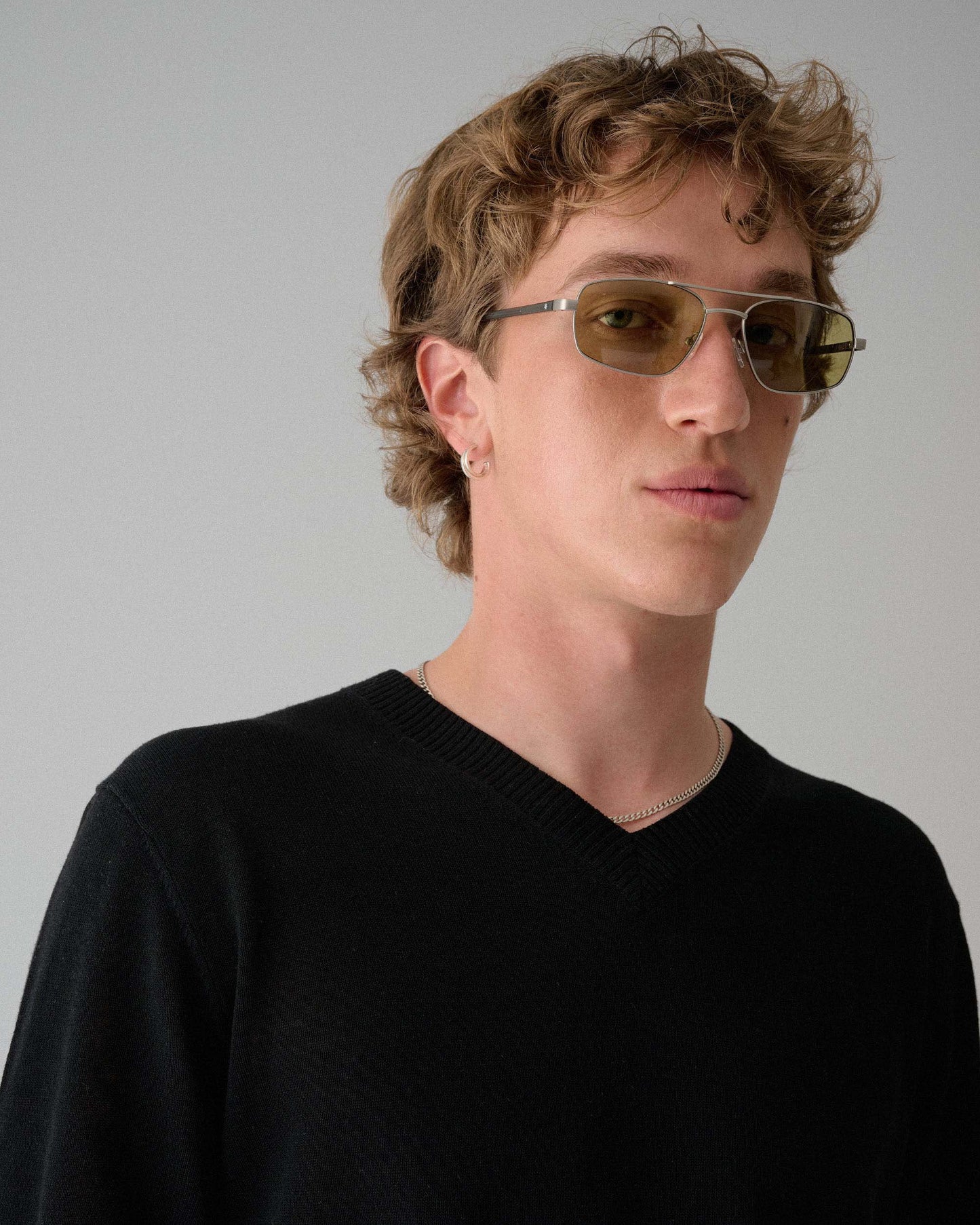 SZADE - astley ; matte silver / caper