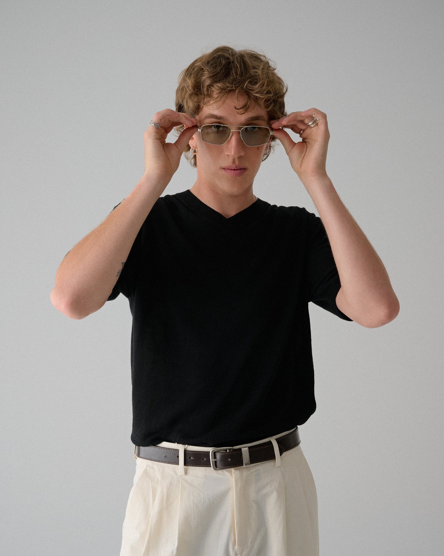 SZADE - astley ; matte silver / caper